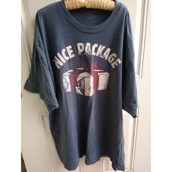 Walnut & 39th Holiday Tee Shirt Christmas Festive Loungewear Casual Unisex Party - Picture 2 of 11